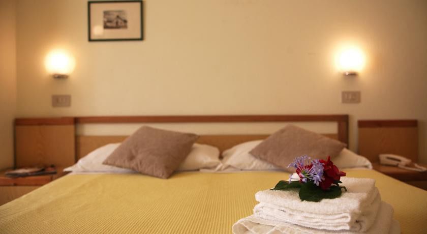 Hotel Quisisana Римини Екстериор снимка