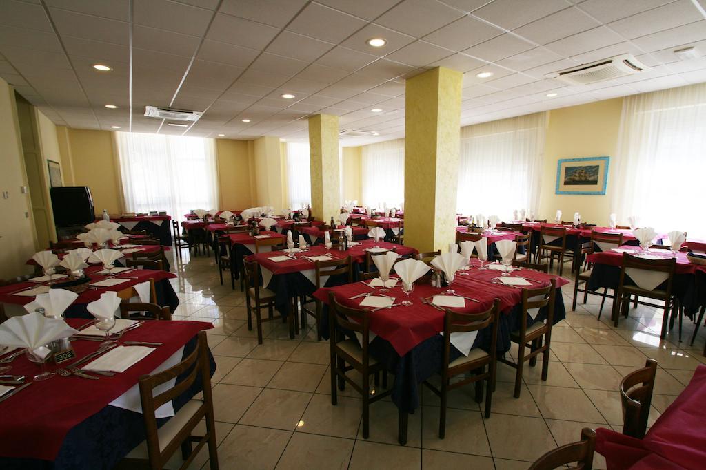 Hotel Quisisana Римини Екстериор снимка