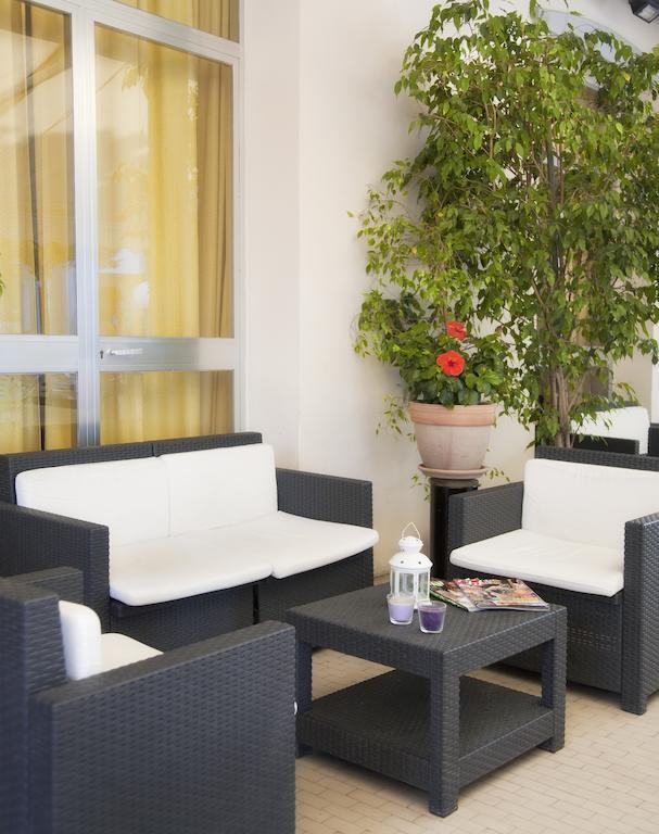 Hotel Quisisana Римини Екстериор снимка