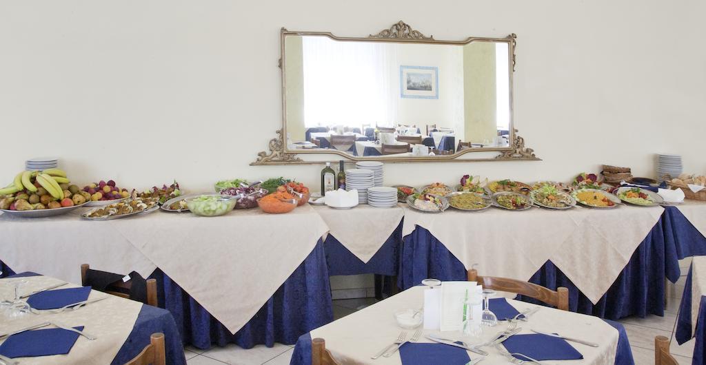 Hotel Quisisana Римини Екстериор снимка